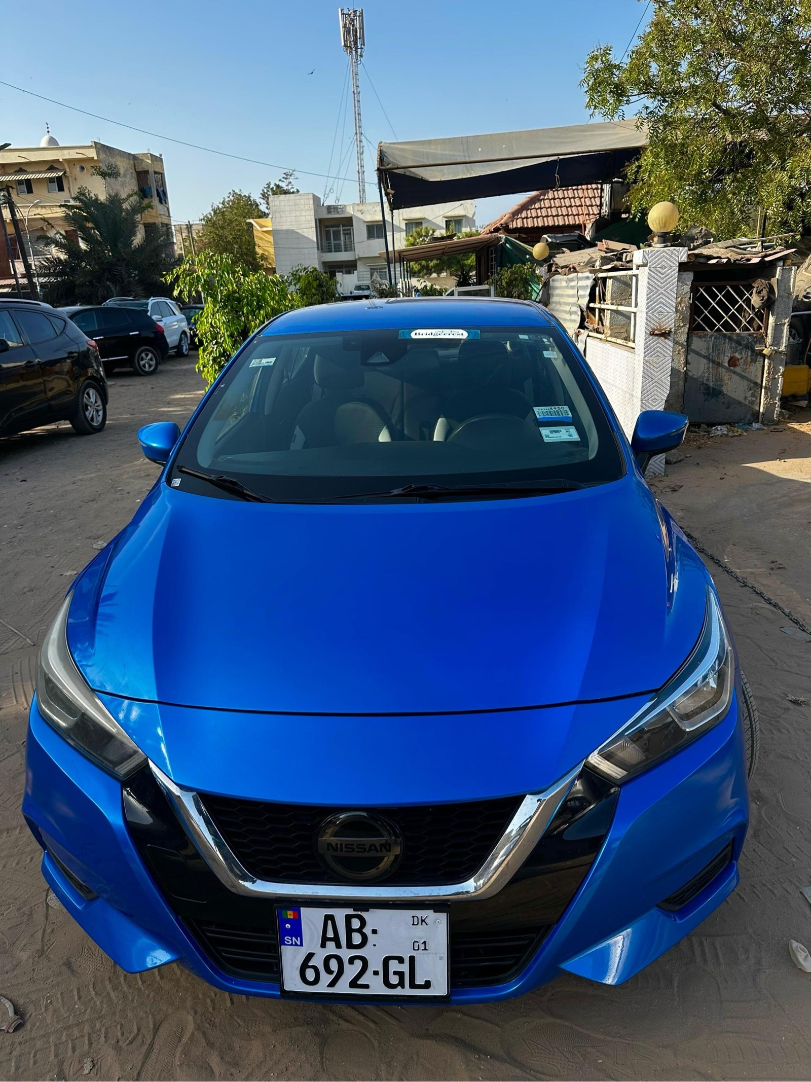 Nissan Versa 2020 à louer à Dakar — Gunóor